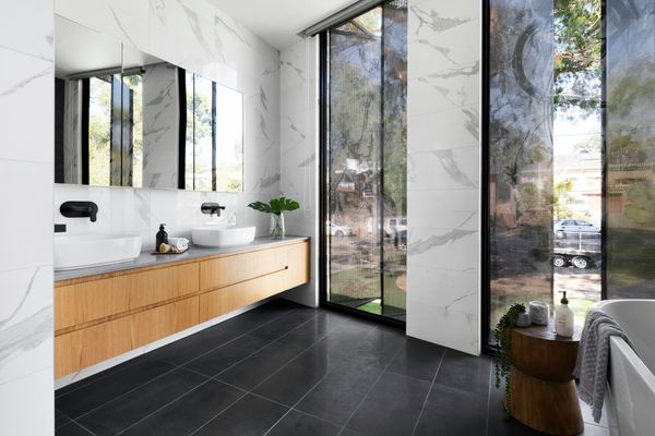 Traumbad mit freistehender Badewanne